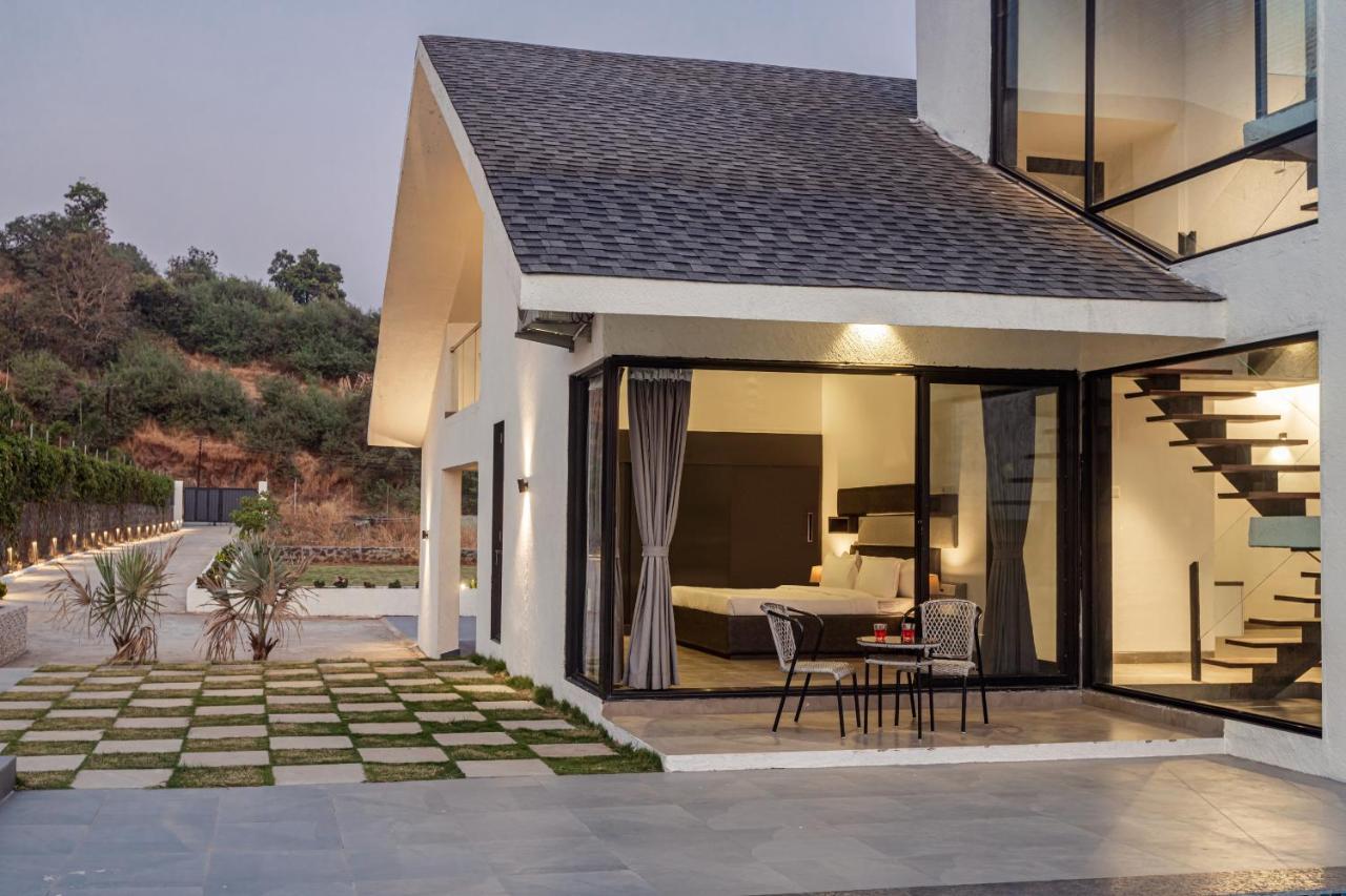 Saffronstays Stargazer, Karjat - Luxury Pool Villa With Lake View Exteriör bild
