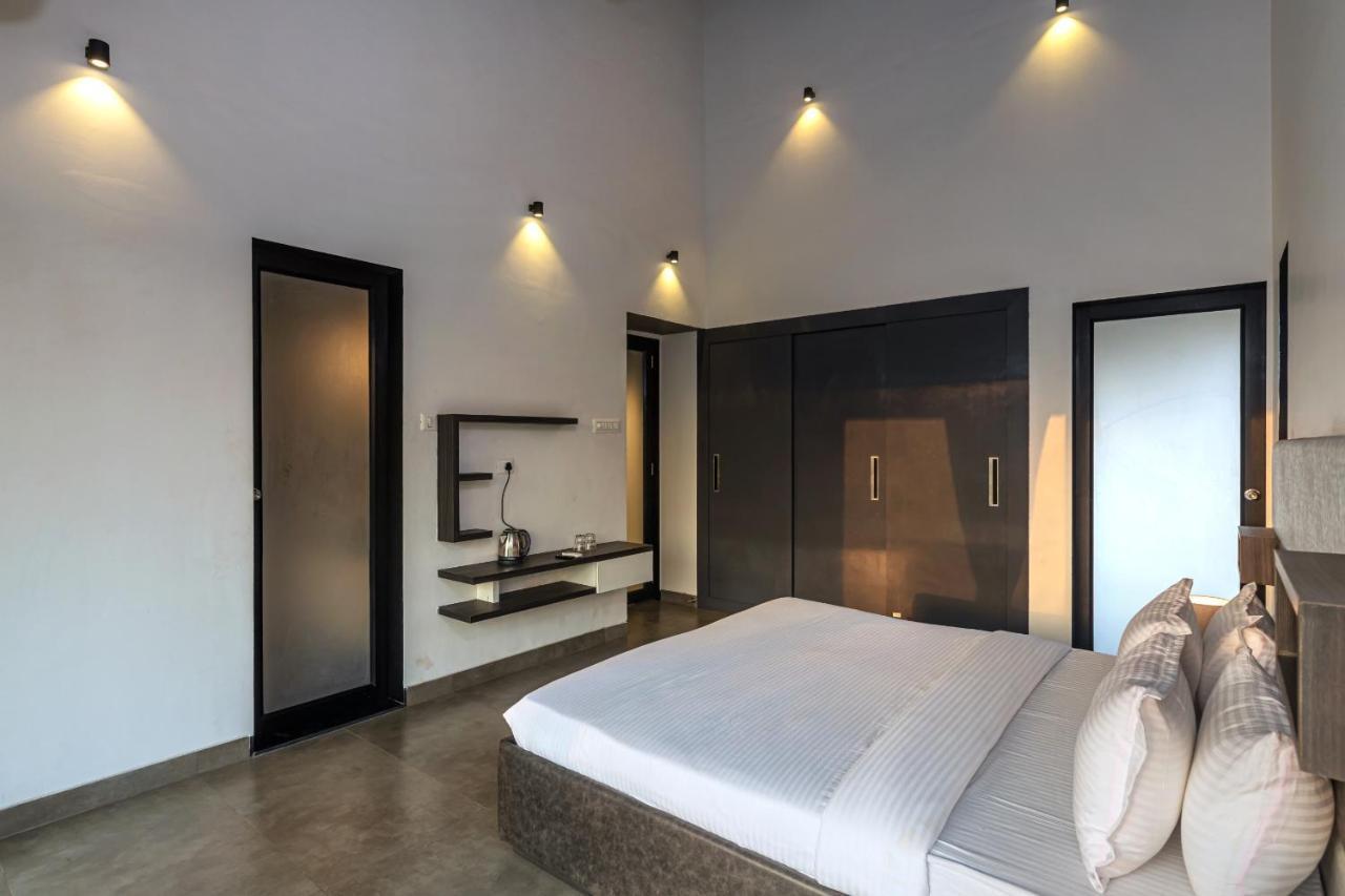 Saffronstays Stargazer, Karjat - Luxury Pool Villa With Lake View Exteriör bild