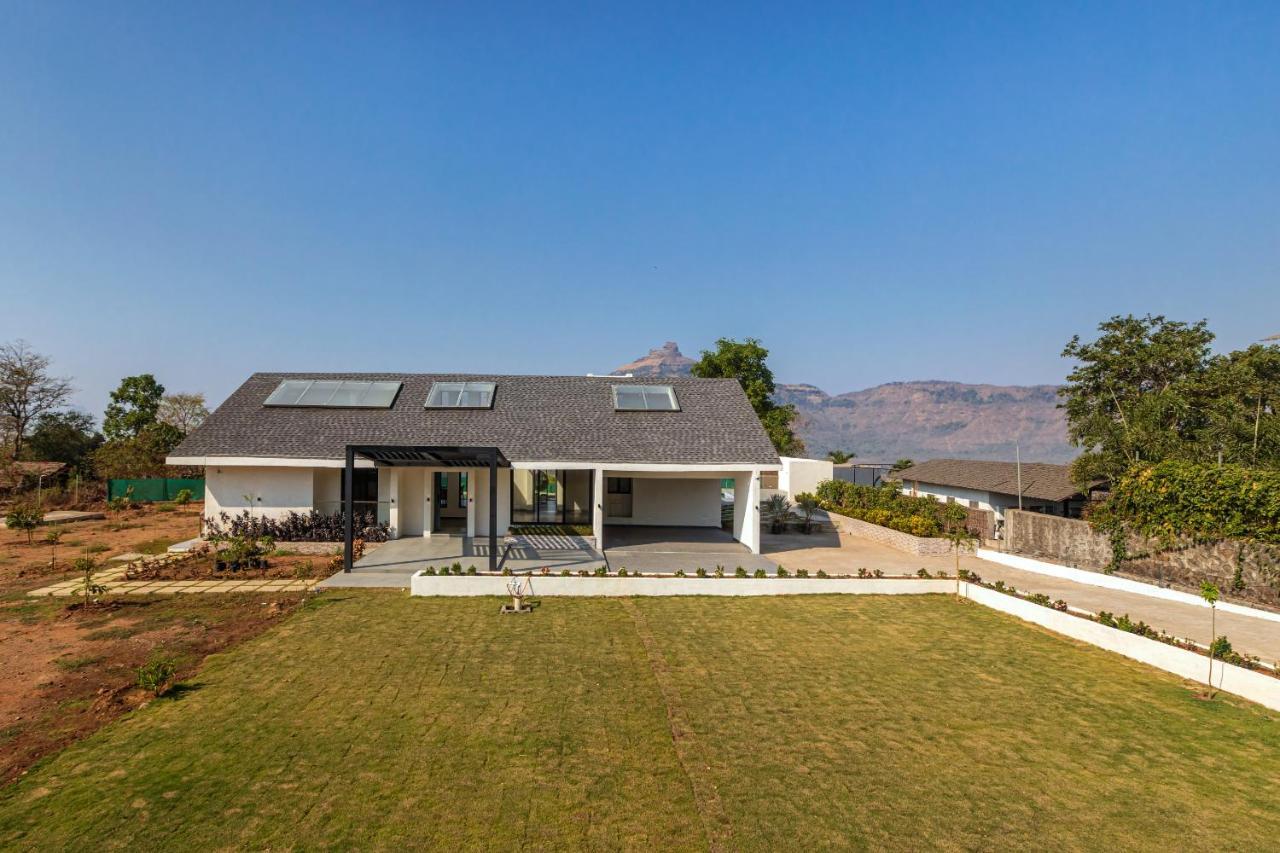 Saffronstays Stargazer, Karjat - Luxury Pool Villa With Lake View Exteriör bild