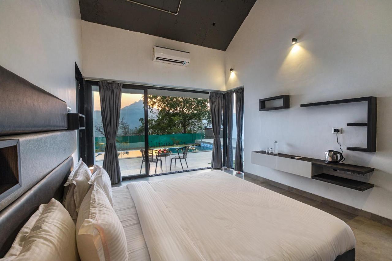 Saffronstays Stargazer, Karjat - Luxury Pool Villa With Lake View Exteriör bild